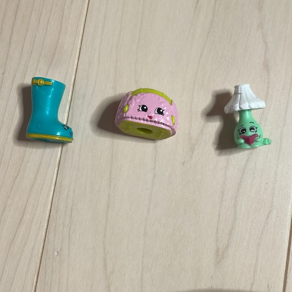 12$ PER 3 SHOPKINS comment what ones you want. - Picture 5 of 10